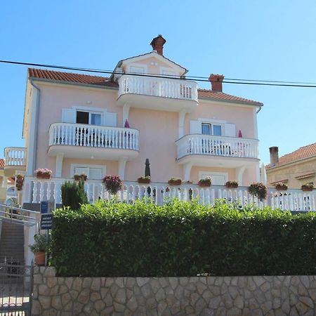 Apartments Ravlic Malinska Esterno foto