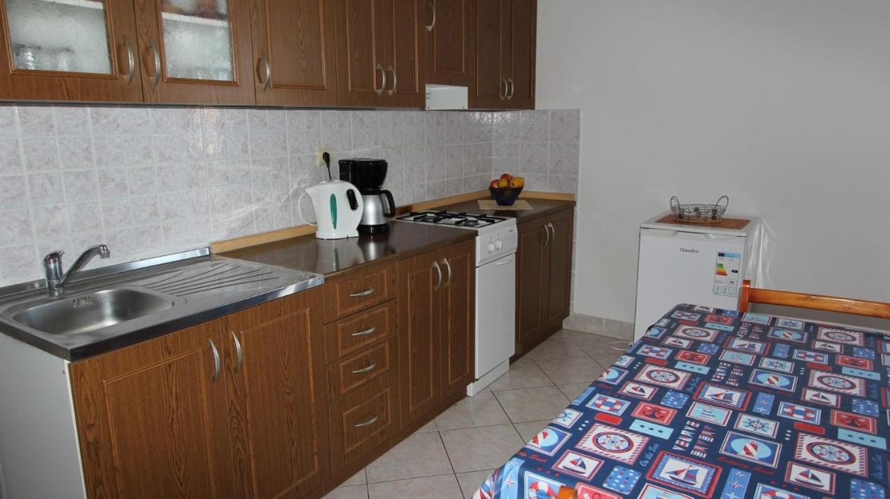 Apartments Ravlic Malinska Esterno foto