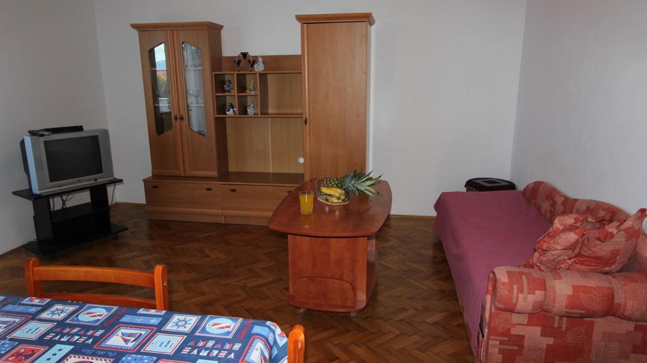 Apartments Ravlic Malinska Esterno foto