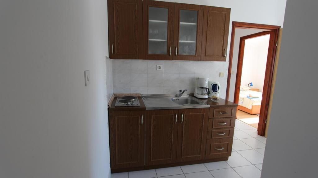 Apartments Ravlic Malinska Esterno foto