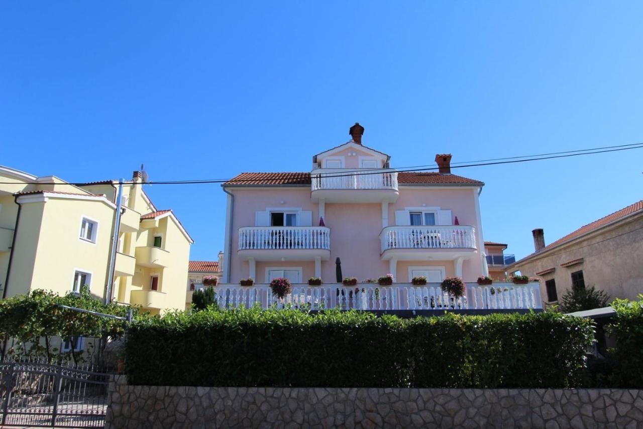 Apartments Ravlic Malinska Esterno foto
