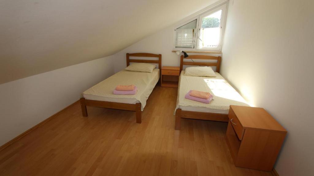 Apartments Ravlic Malinska Esterno foto
