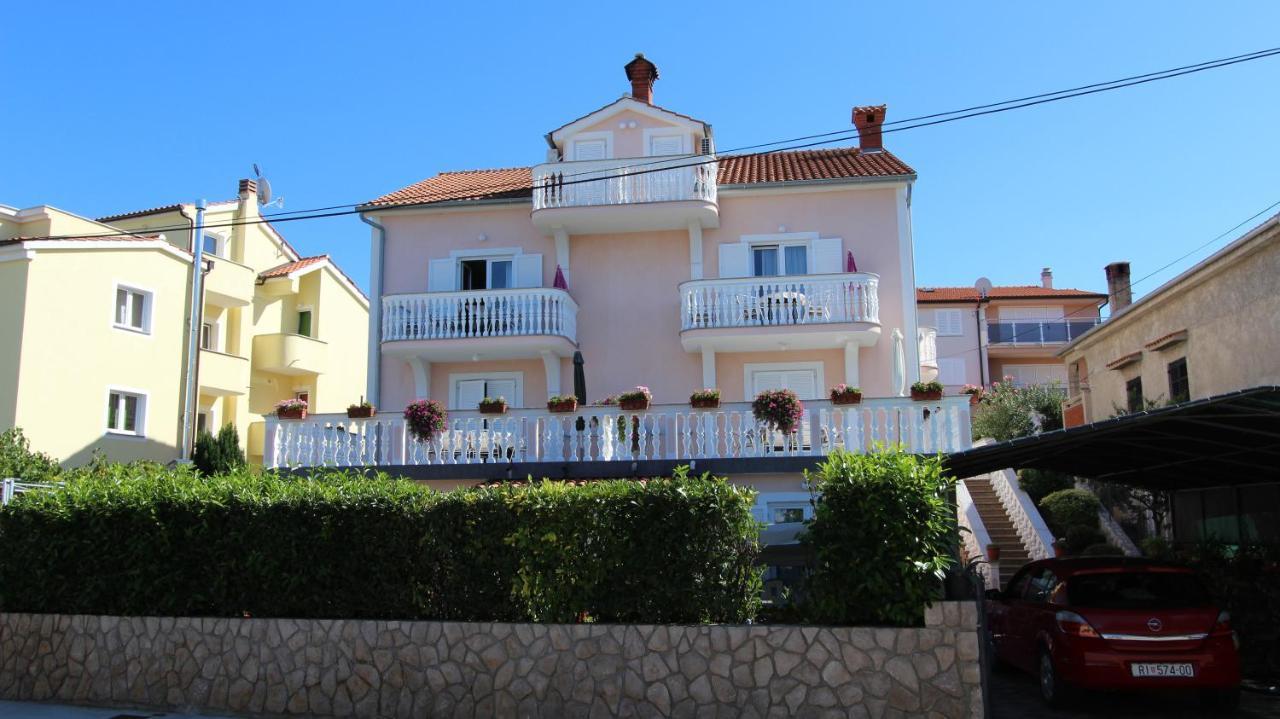Apartments Ravlic Malinska Esterno foto